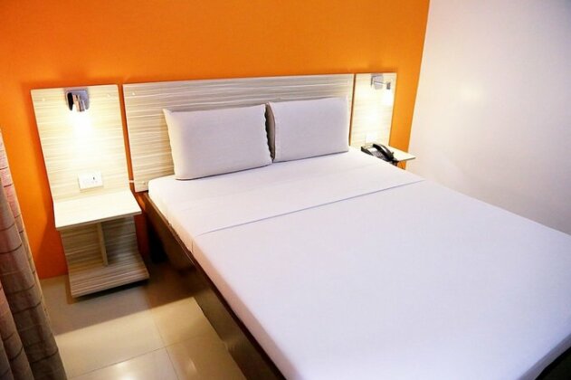 Travelbee Fuente Inn - Photo4