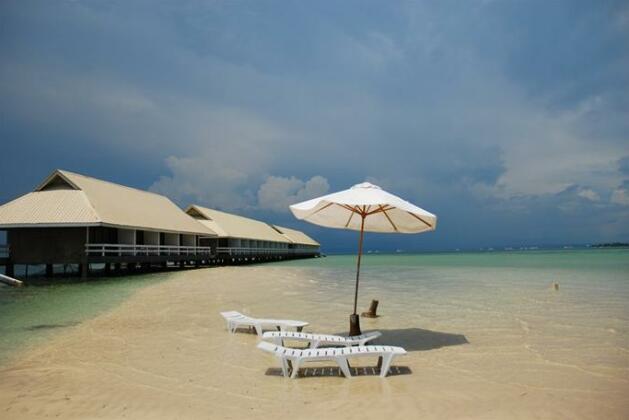 Island and Sun Beach Resort Cordova Cebu - Photo2