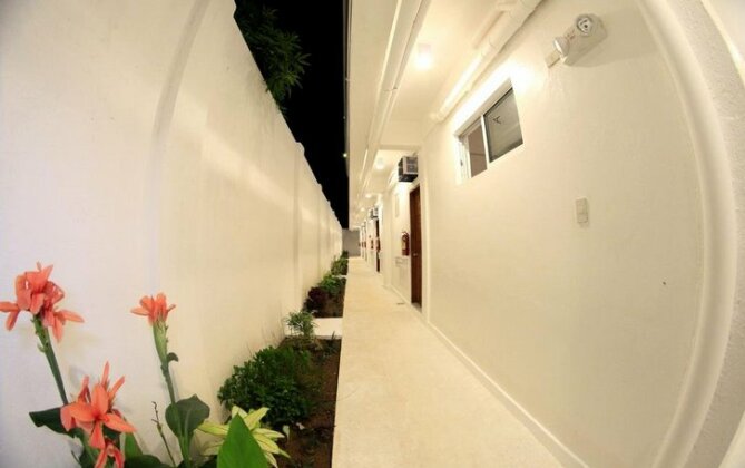 Bluewave Hotel - Photo2