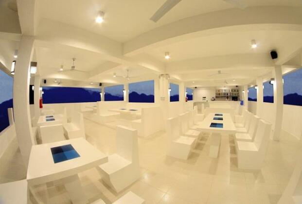 Bluewave Hotel - Photo4