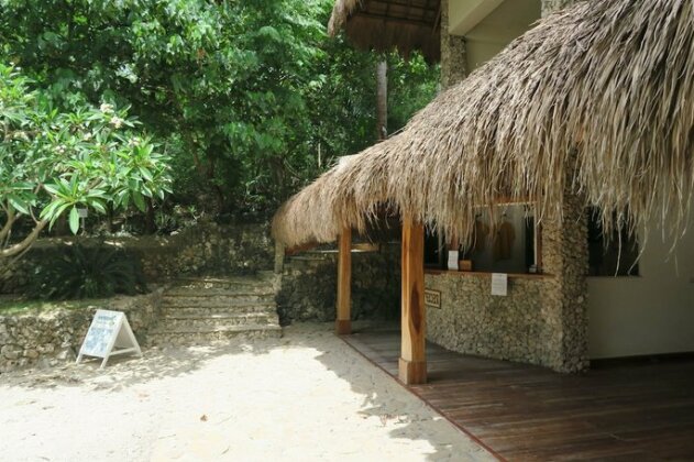 Tepanee Beach Resort - Photo3