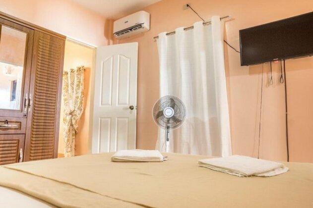 Kellocks' Seaview Apartelle - Photo5