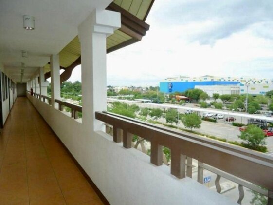 2 Bedrooms Condo Beside Shopping Mall - Photo5