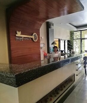 Castle Dreams Hotel - Photo4