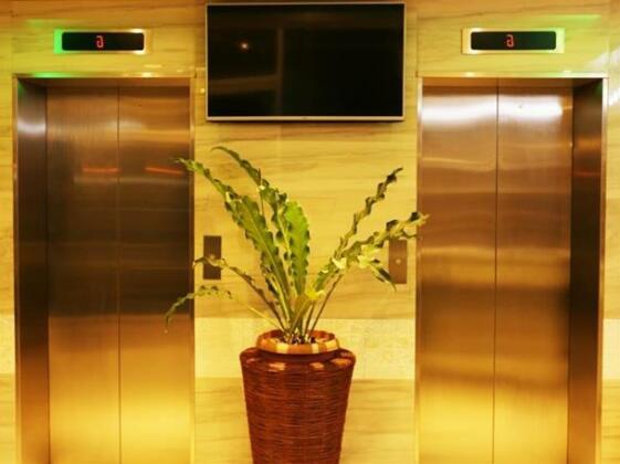 Green Banana Business Hotel - Photo3