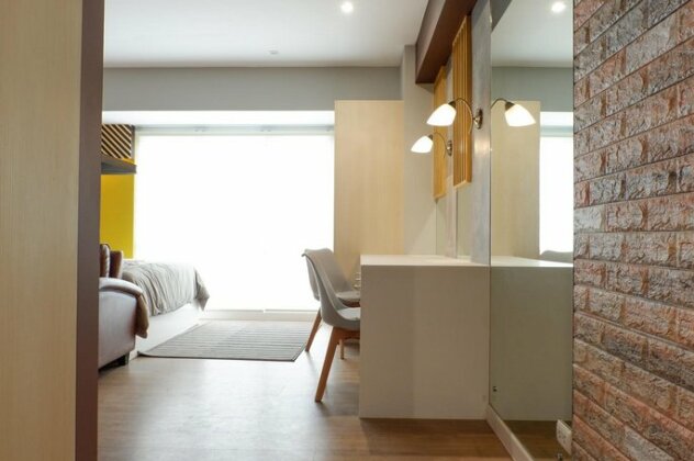 New Upscale Beautiful Condominium Studio Unit w/ Wifi&Netflix - Photo2