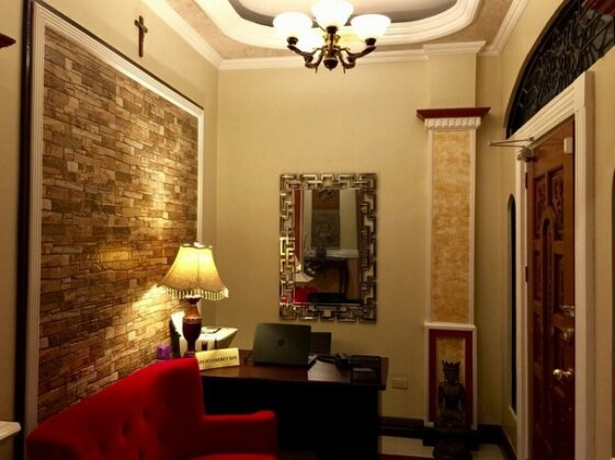 The Executive Villa Inn & Suites - Photo3