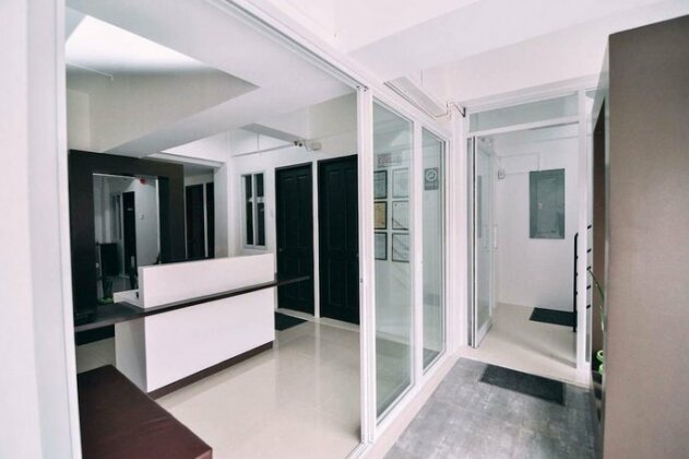 The Strand Suites and Dormitel - Photo4