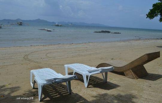 Floresita's Beach Resort - Photo3