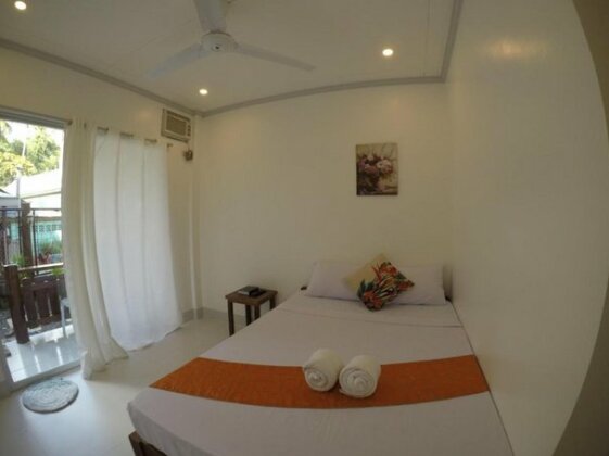 Neela Tourist Lodge - Photo2