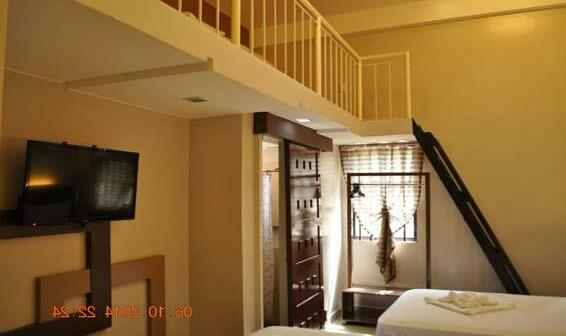 Rovic's Tourist Hotel - Photo2