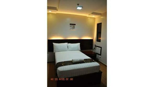 Rovic's Tourist Hotel - Photo3