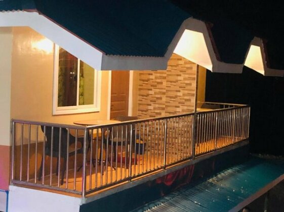 Seaview Beach Resort - Poolside Balcony Room - Photo3
