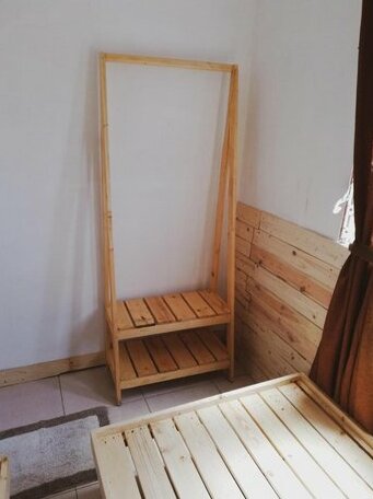 Back packers by Pallet House - Photo3