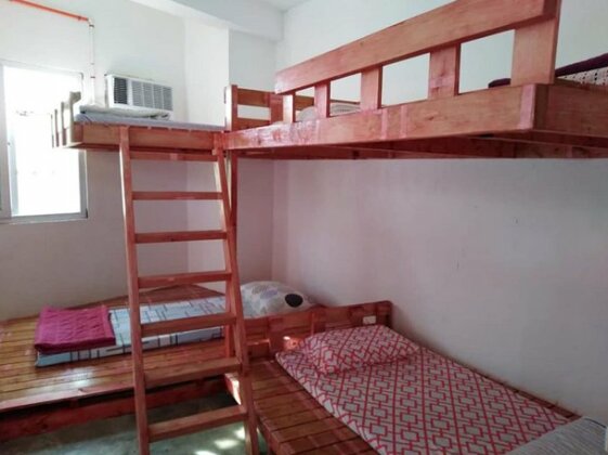 A and B Guest House - Hostel - Photo3