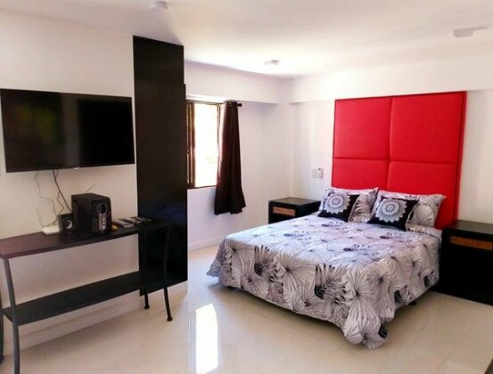 Cool Sleek Modern Designed Apartment - Photo2