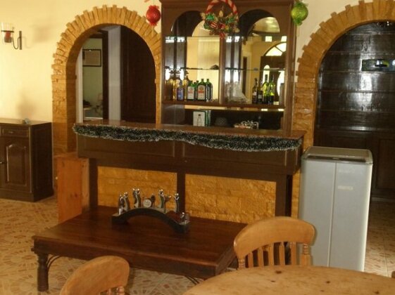 Kim Beatriz Compound - Photo3