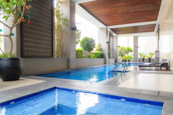 Cozy Condo in Greenbelt with Pool & Gym
