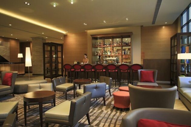 Holiday Inn & Suites Makati - Photo3