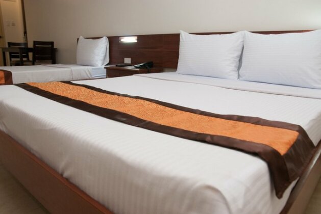 M Suites Hotel - Photo5