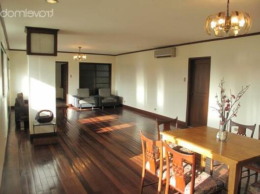 Spacious Makati Penthouse Apartment - Photo3