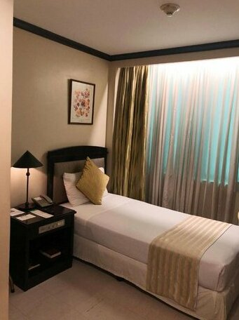 Tower Inn Makati Business Hotel - Photo2