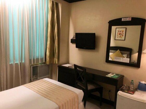 Tower Inn Makati Business Hotel - Photo4