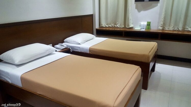 ZEN Rooms West Makati Hotel