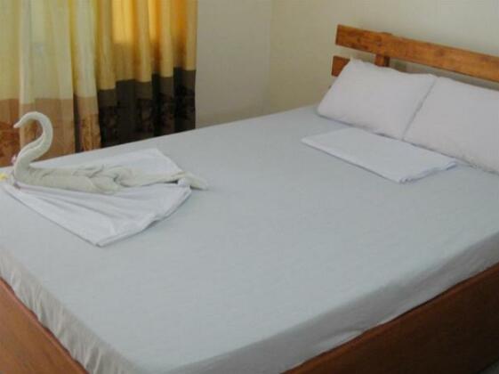 AJ Travellers Inn - Photo3