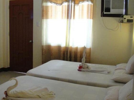 AJ Travellers Inn - Photo4