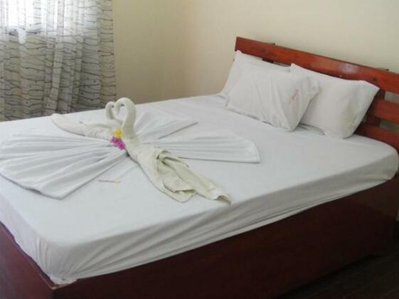 AJ Travellers Inn - Photo5