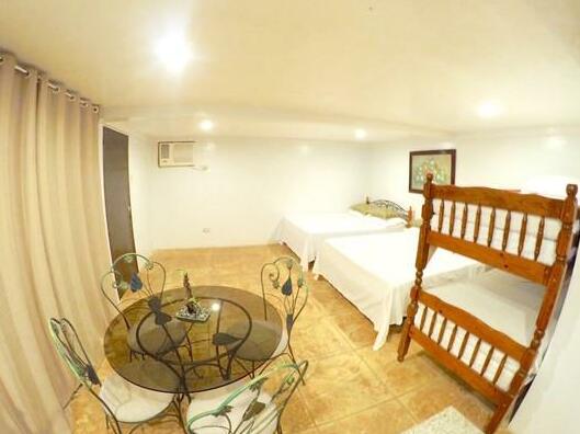 Beachfront Apartment for 8 @ Station 1 - Photo3