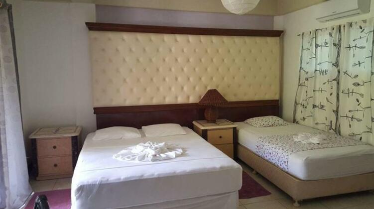  Photo 1