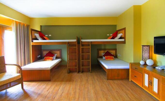 Boracay Tropics Resort Hotel - Photo5