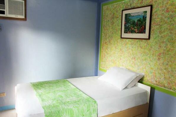 Cozy and Centrally Located Private Room - Photo2