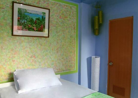 Cozy and Centrally Located Private Room - Photo3