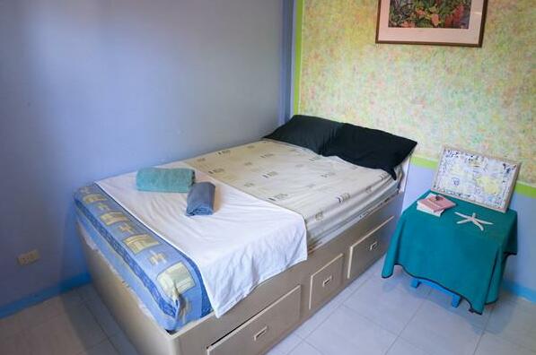 Cozy and Centrally Located Private Room - Photo4
