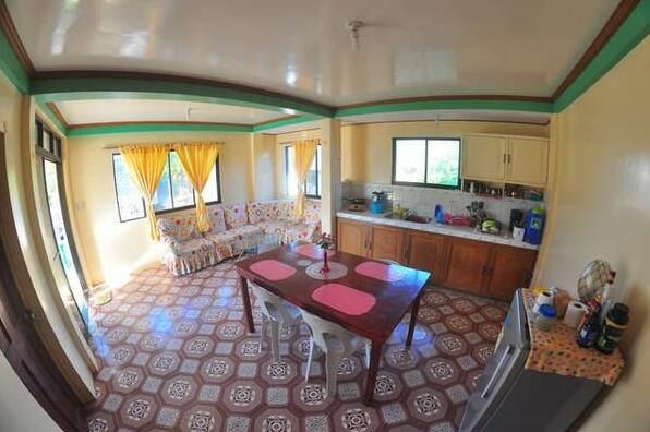 Cozy House 5 minutes away to Whitebeach - Photo2