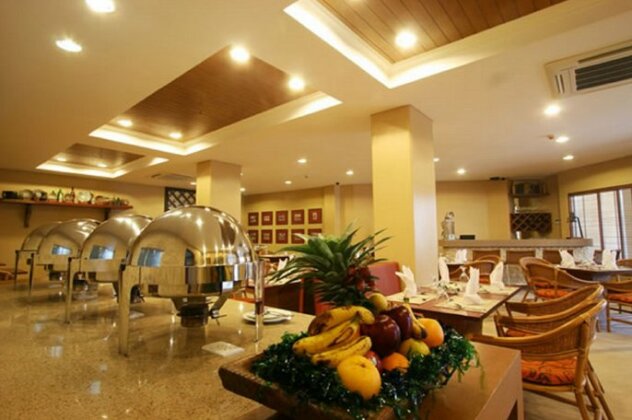 Crown Regency Prince Resort - Photo2