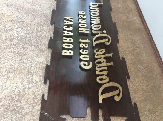 Double Diamond Inn Guest House - Photo2