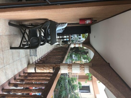 Double Diamond Inn Guest House - Photo3
