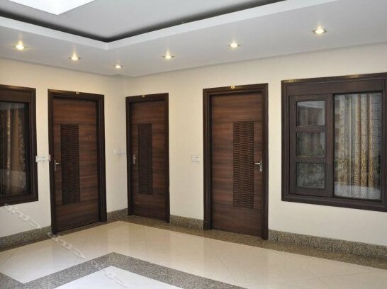 Double Diamond Inn Guest House - Photo4