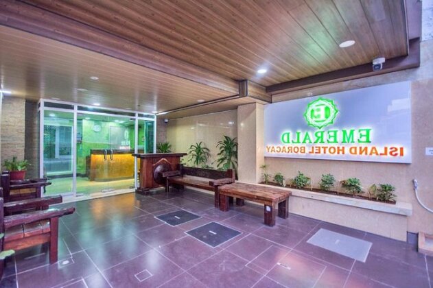 Emerald Island Hotel - Photo2