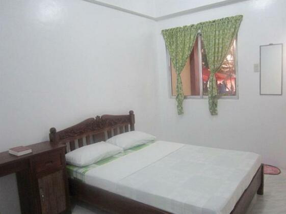 La Fiesta Beachfront Resort - Photo3