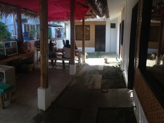 Lola's Lodge - Photo2