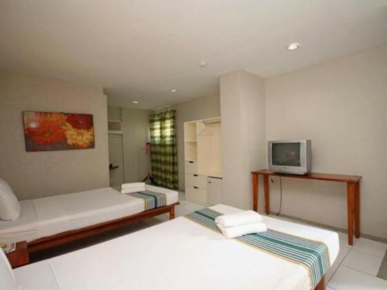 MR Holidays Hotel - Photo4