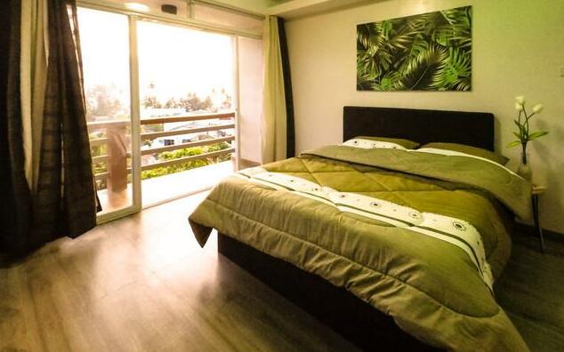 Ocean View Studio w/ Balcony - Station 3 - Photo3