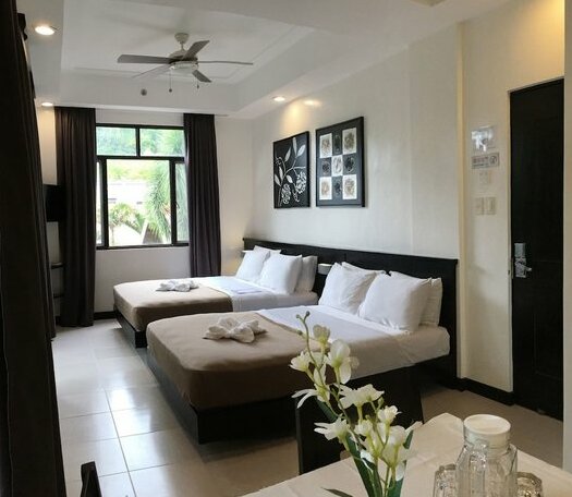 One Crescent Place Hotel - Photo2