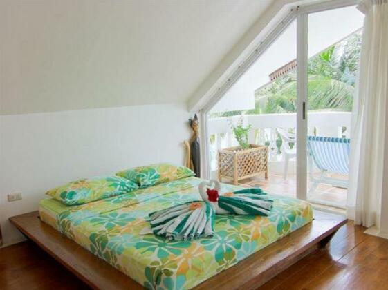 Sunbird Beachfront Apartment - Photo2