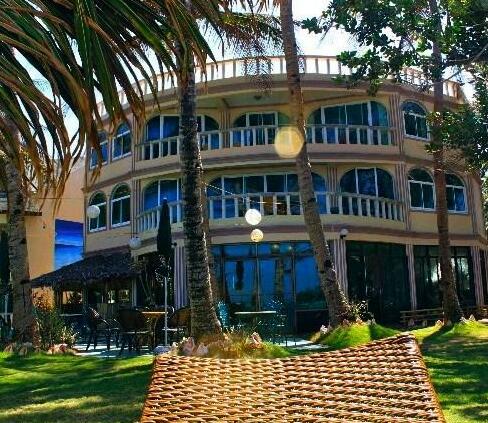 Tiffany's Hotel & Restaurant - Photo2